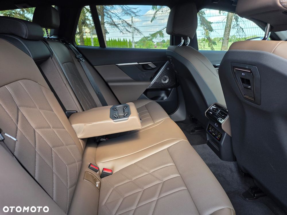 BMW Seria 5 540d xDrive mHEV M Sport - 22