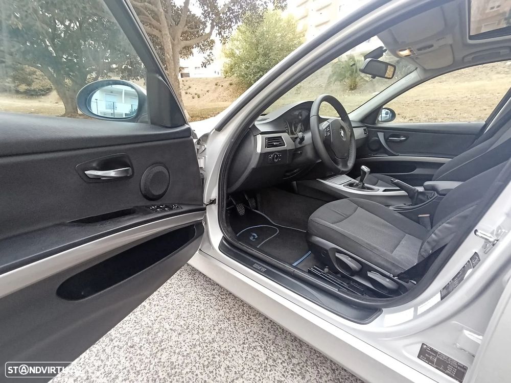 BMW 320 d Sport - 10