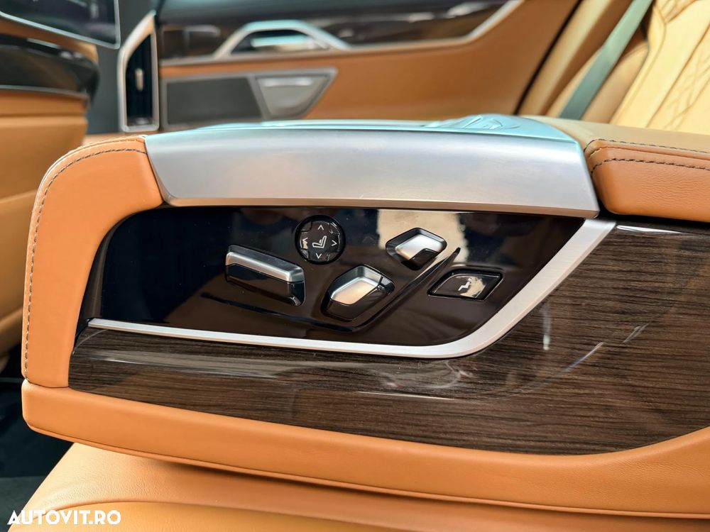 BMW Seria 7 740Ld xDrive - 32