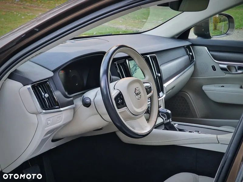 Volvo V90 T6 AWD Momentum - 23