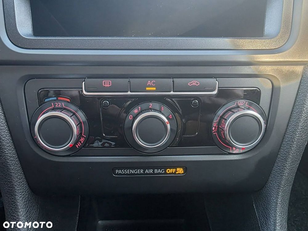 Volkswagen Golf 1.6 TDI DPF Comfortline - 17