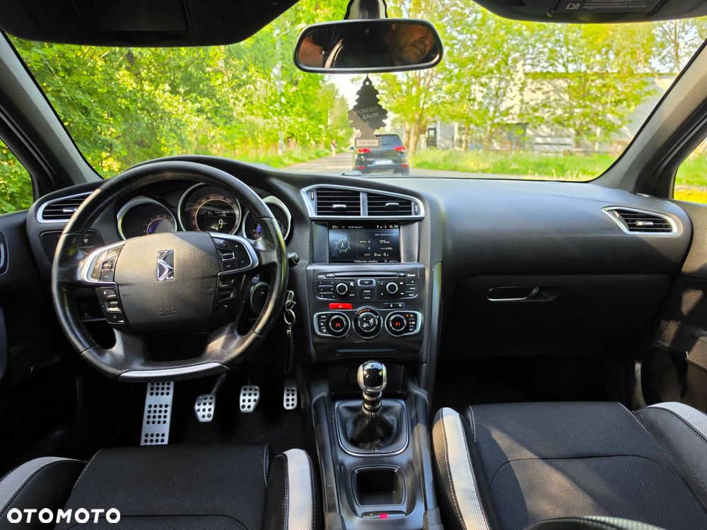Citroën DS4 e-HDi 115 Chic - 8
