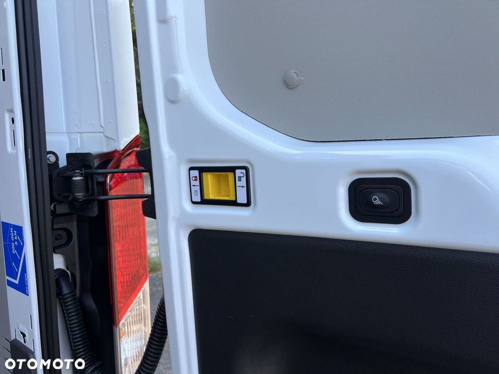 Ford Transit - 21