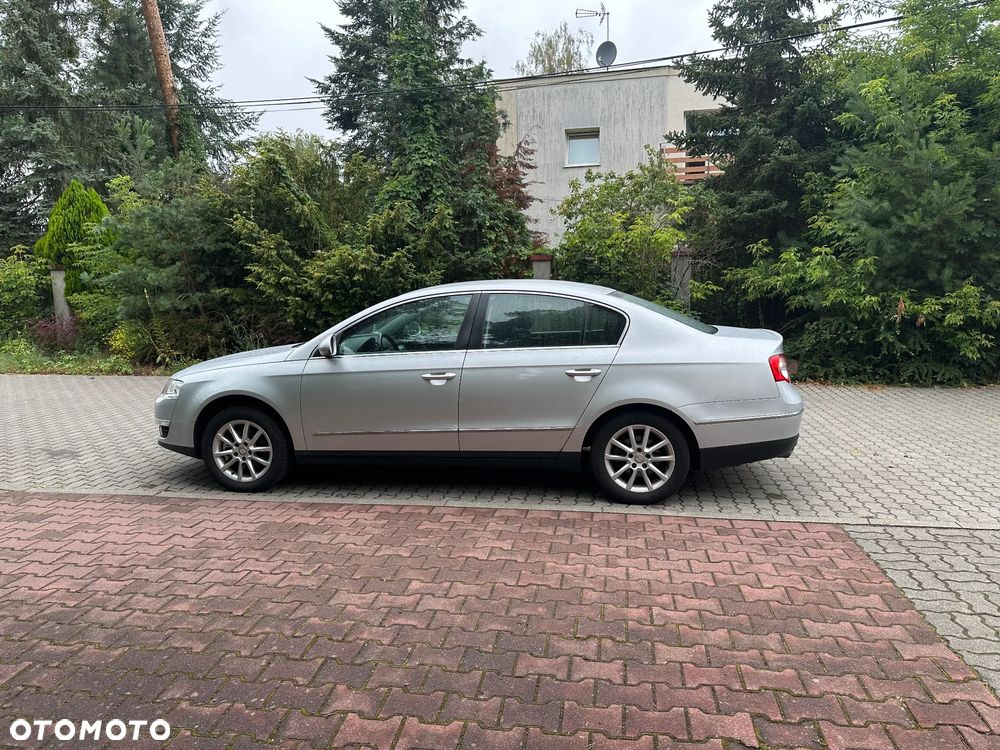 Volkswagen Passat 2.0 TDI DPF BlueMotion Technology Comfortline - 6