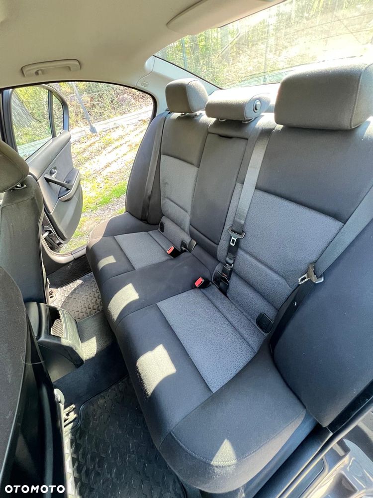BMW Seria 3 318i - 19