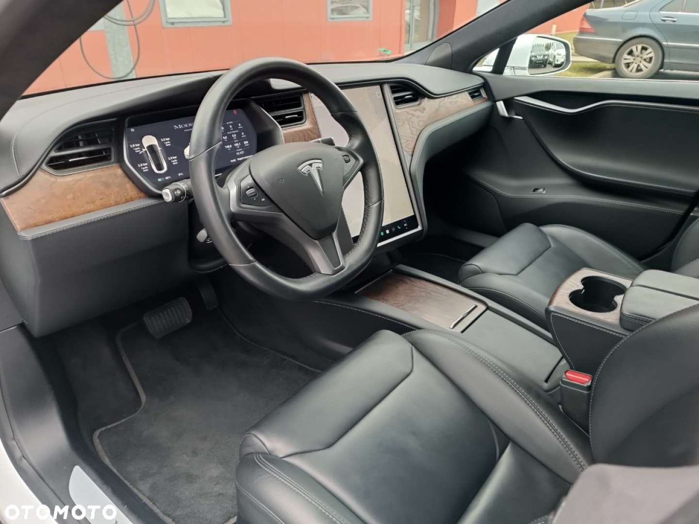 Tesla Model S - 20