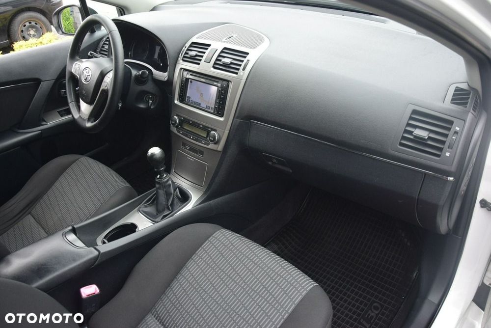 Toyota Avensis - 26