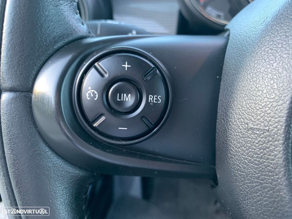 MINI 3 Portas One D - 38