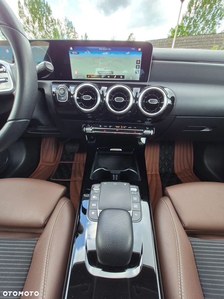 Mercedes-Benz Klasa A 250 7G-DCT Progressive - 17