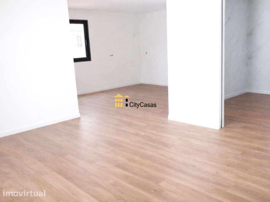 Andar Moradia T2 Renovado em Valbom - Grande imagem: 3/15