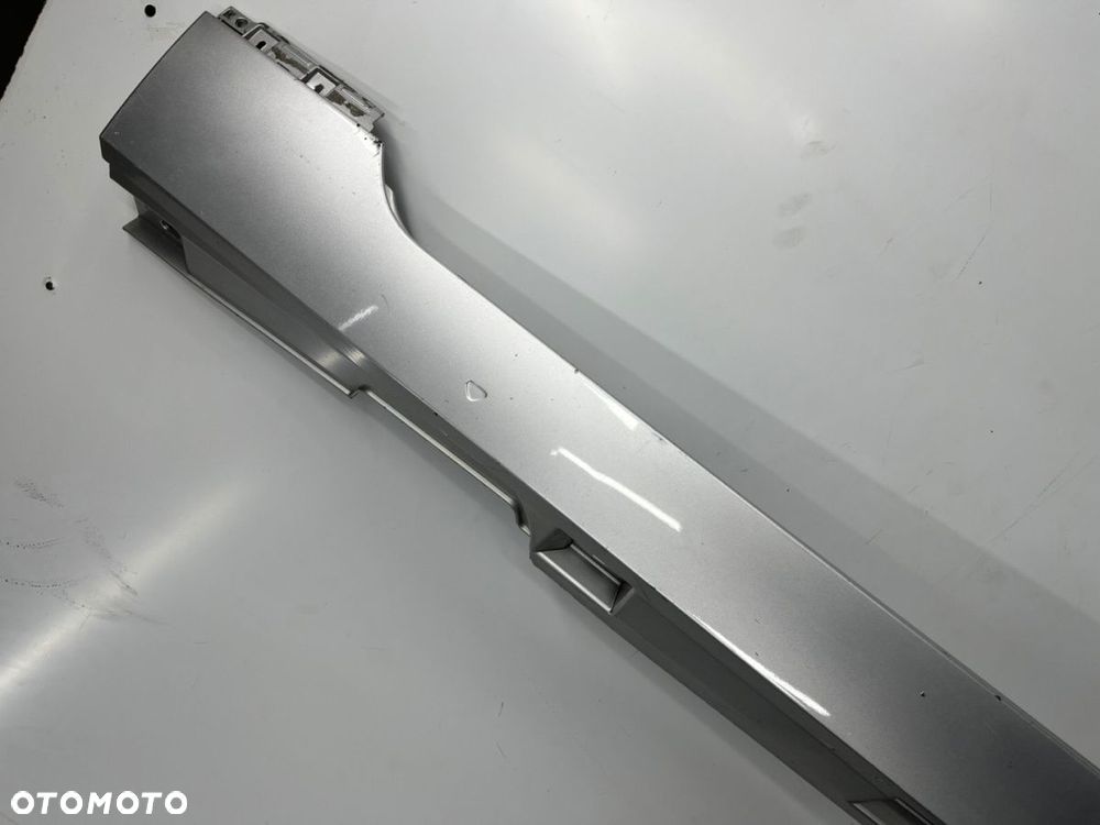 Nakładka progu VW Passat B8 14-23r. prawa listwa prawy próg zewnętrzny 3G0853858 - 3