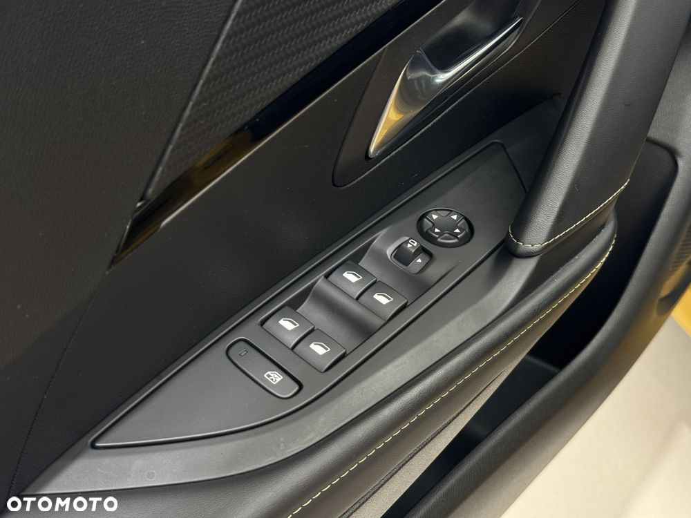 Peugeot 208 - 20