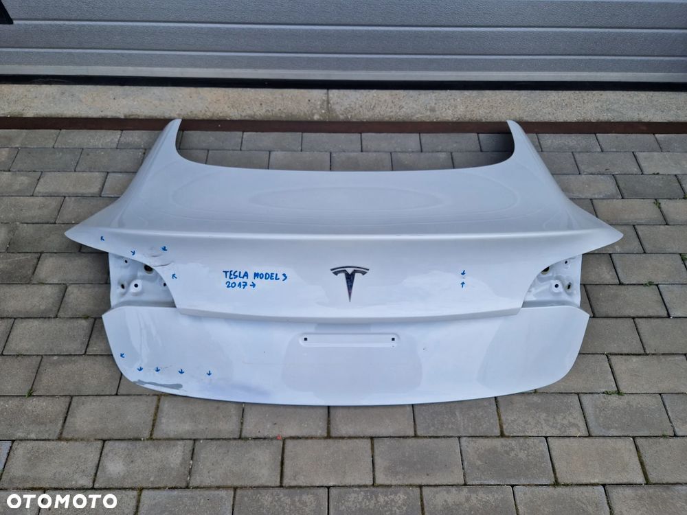 KLAPA TYLNA TESLA MODEL 3 2017-- - 1