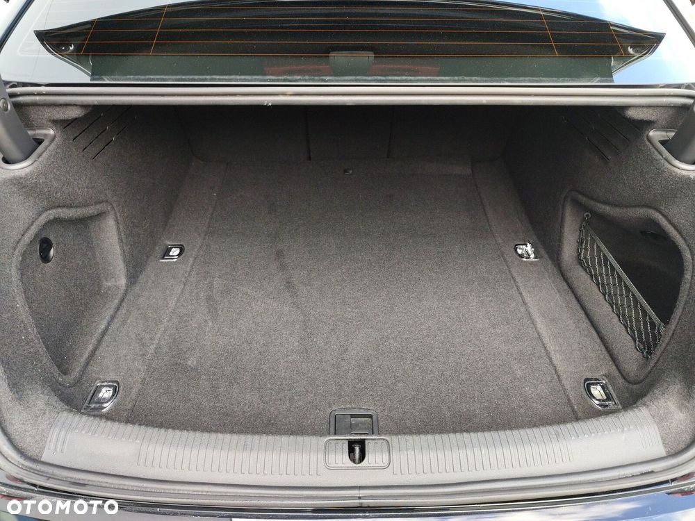 Audi A4 Limousine - 17