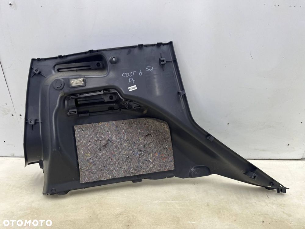 Tapicerka Mitsubishi Colt VI 6 Z30 04-12r. 5Drzwi prawy boczek bagażnika 7230a264zz - 7