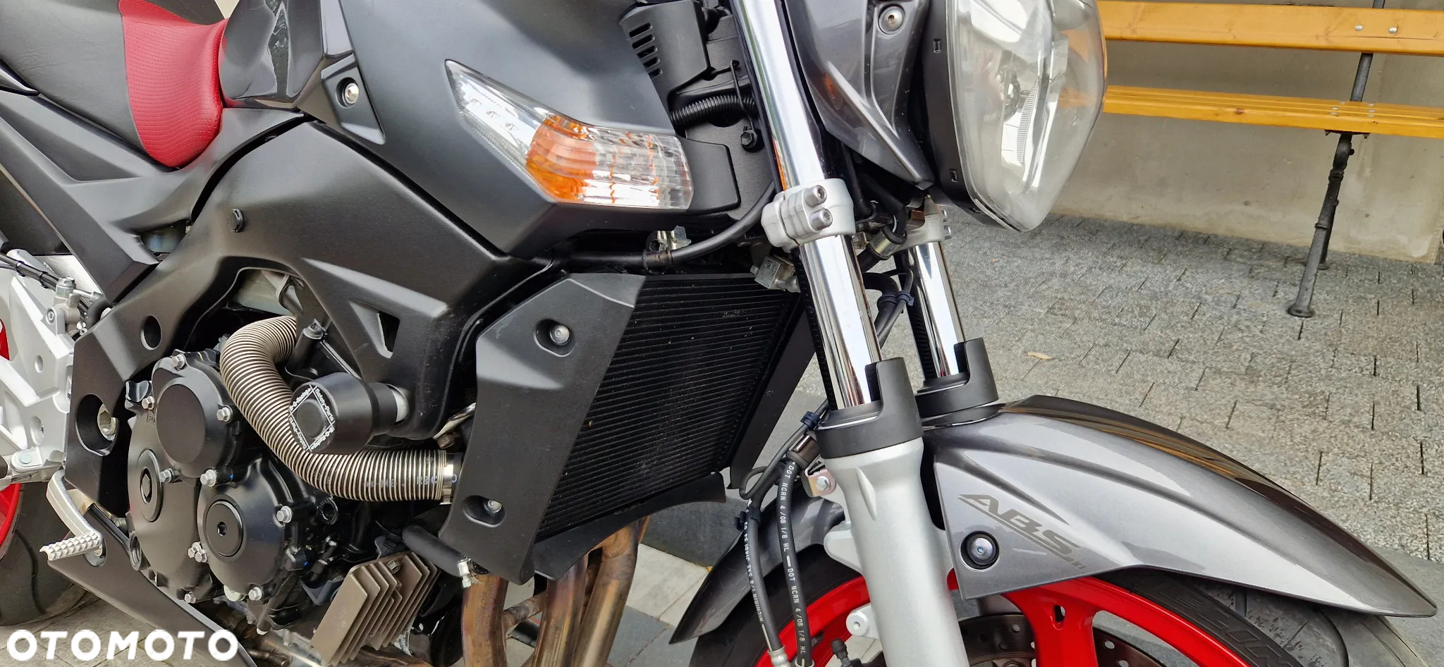 Suzuki GSR - 6