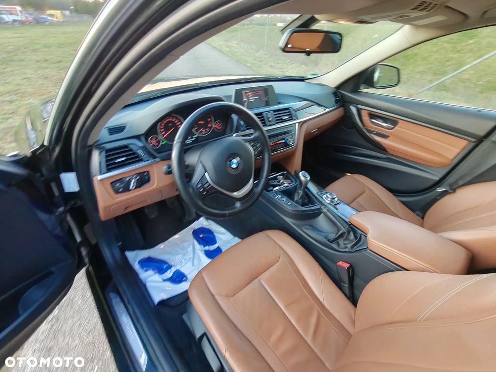 BMW Seria 3 318d Luxury Line - 30