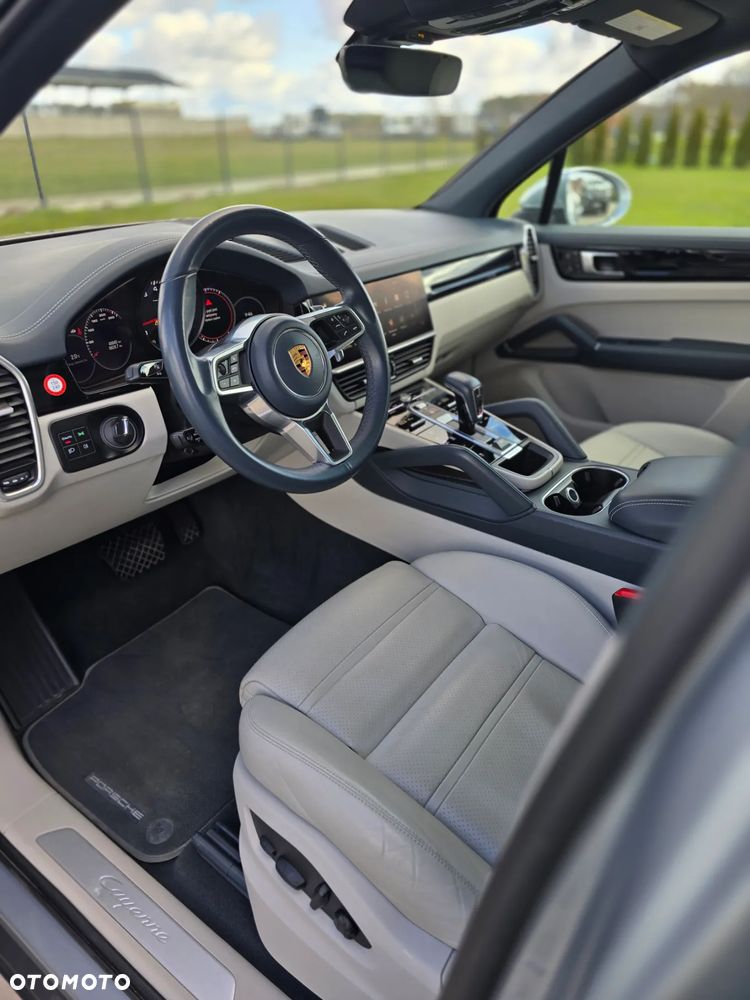 Porsche Cayenne Platinum Edition - 7