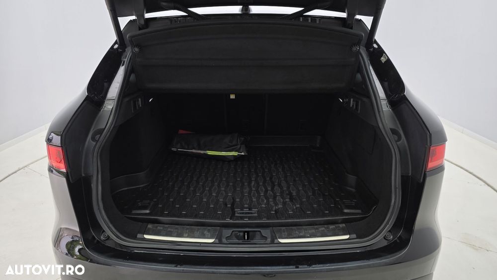 Jaguar F-Pace 30d AWD R-Sport - 25