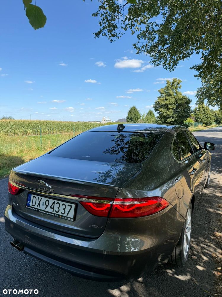Jaguar XF 20d Prestige - 10