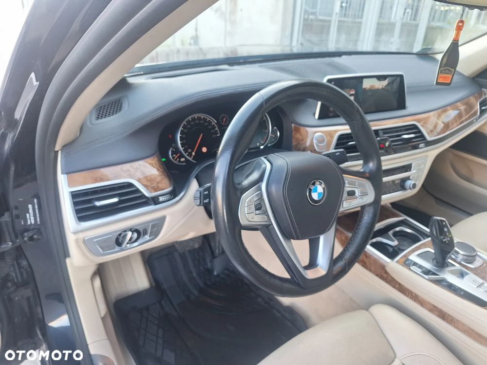 BMW Seria 7 - 14