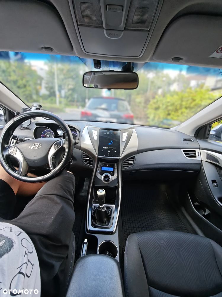 Hyundai Elantra 1.6 Comfort - 2