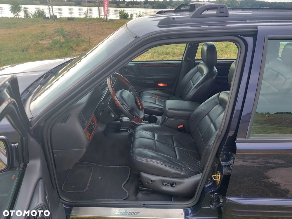 Jeep Grand Cherokee - 9