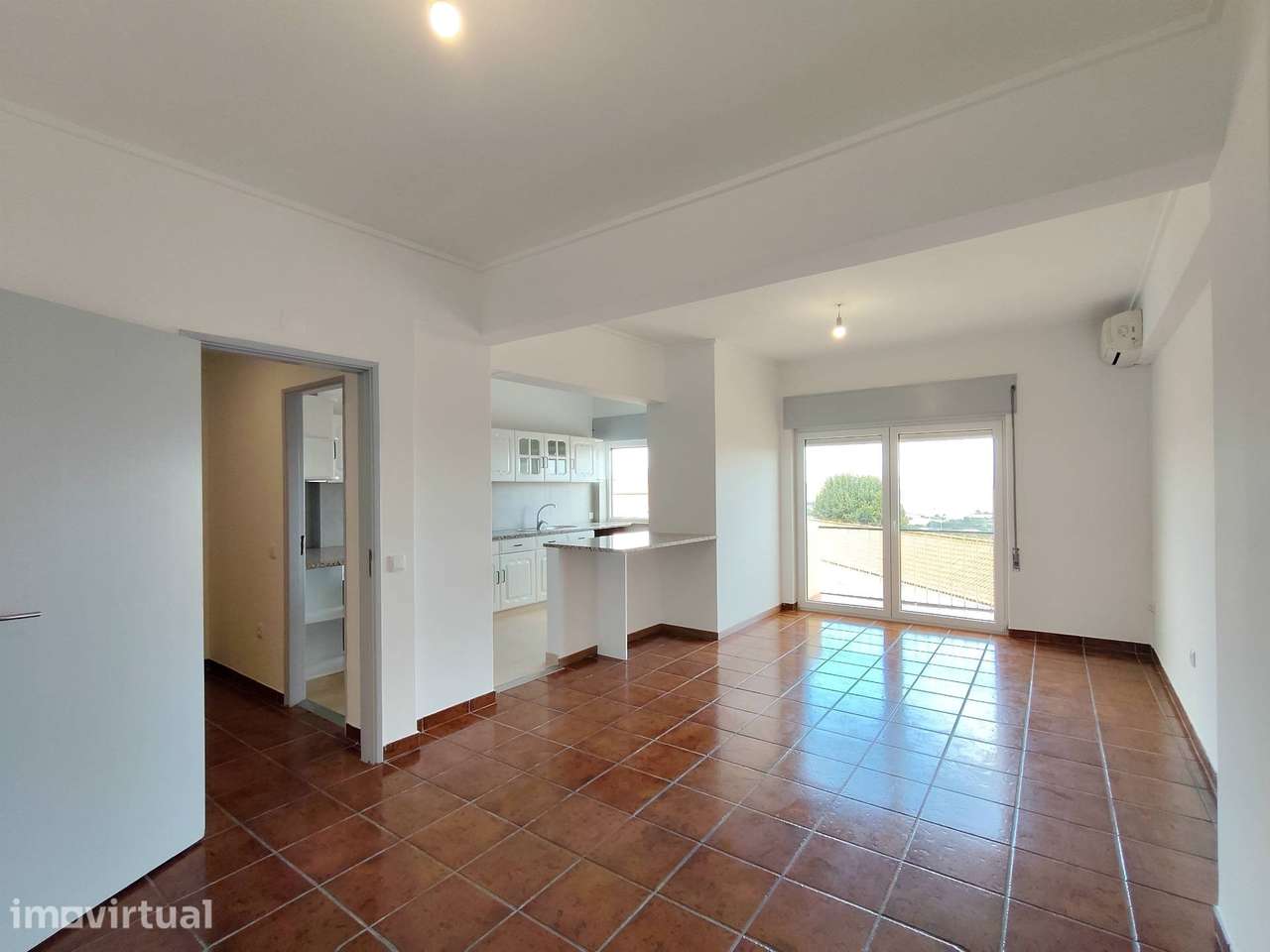 T2 Renovado - Junto à Escola do Rodrigo - Covilhã - Grande imagem: 5/16