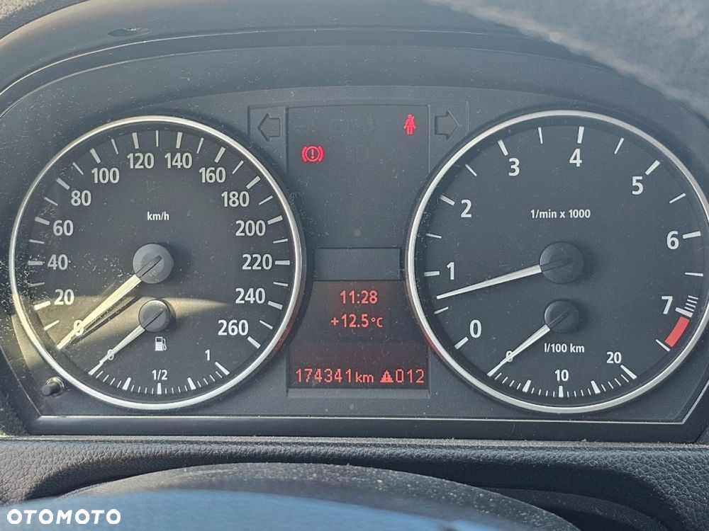 BMW Seria 3 330i - 13