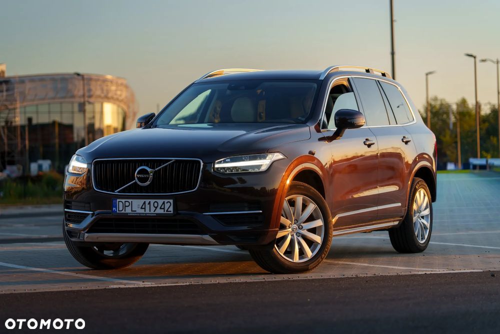 Volvo XC 90 D5 AWD Momentum - 1