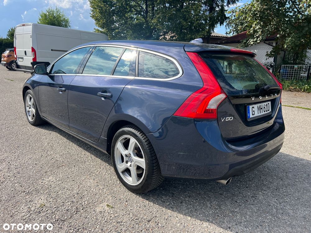 Volvo V60 D5 Momentum - 14