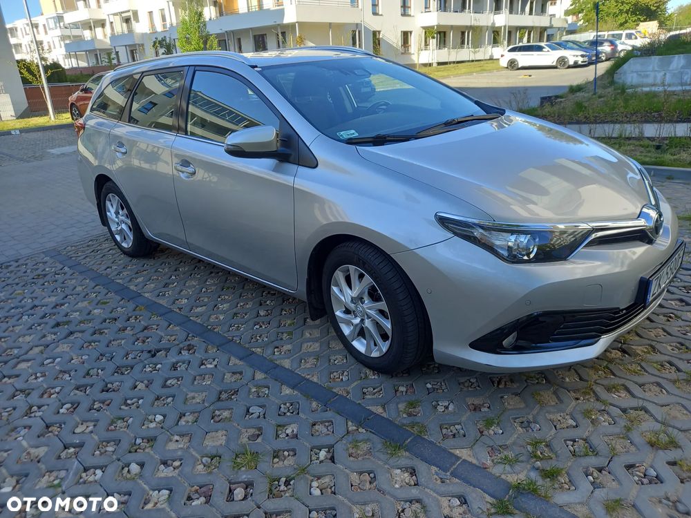 Toyota Auris 1.6 Premium - 3