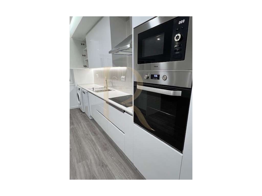 Apartamento T1 remodelado na Cruz de Pau - Seixal - Grande imagem: 2/8