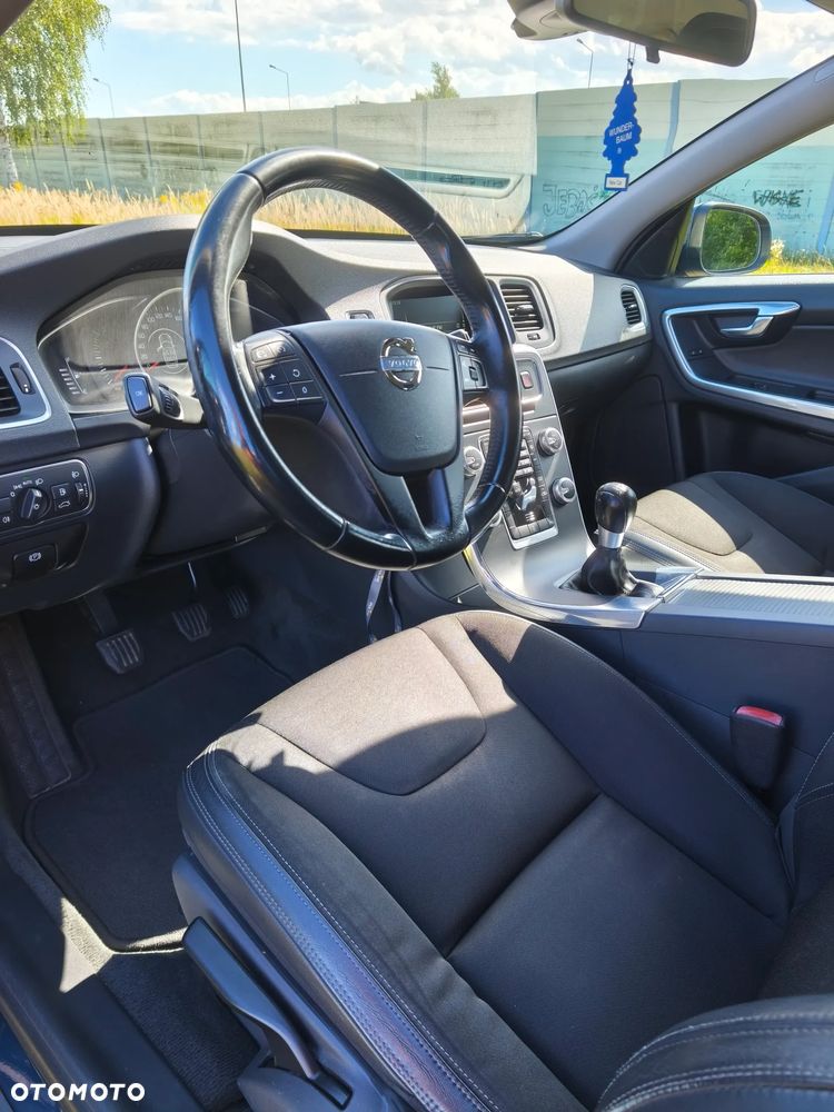 Volvo V60 D3 Momentum - 21