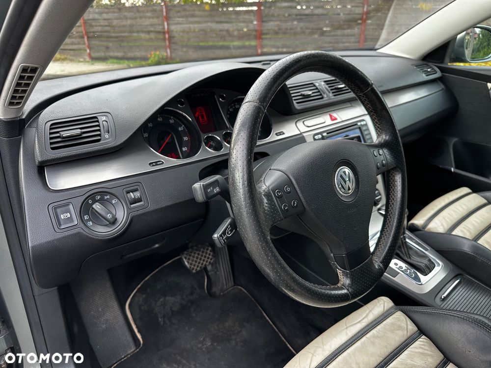 Volkswagen Passat Variant 3.2 V6 FSI 4Mot Highline DSG - 26