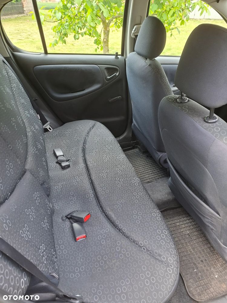 Toyota Yaris 1.4 D-4D - 7