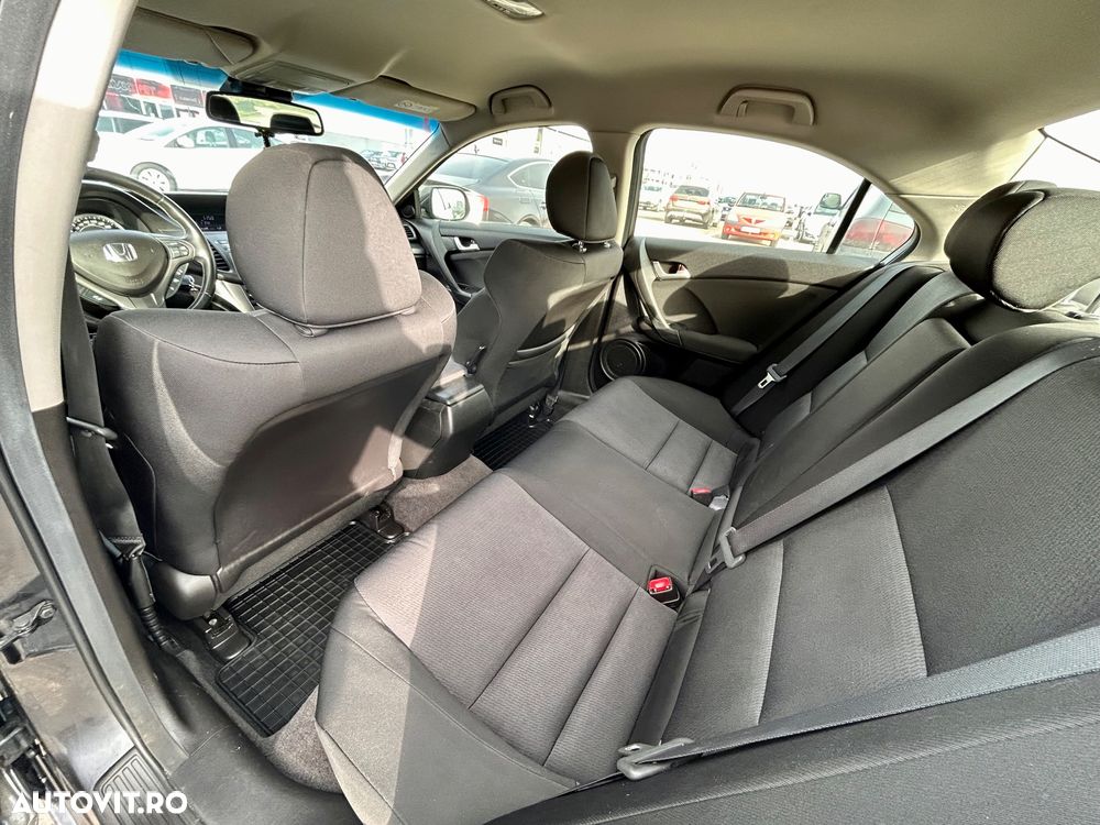 Honda Accord 2.0i MT Lifestile - 26