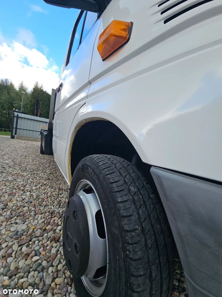 Mercedes-Benz Sprinter - 25
