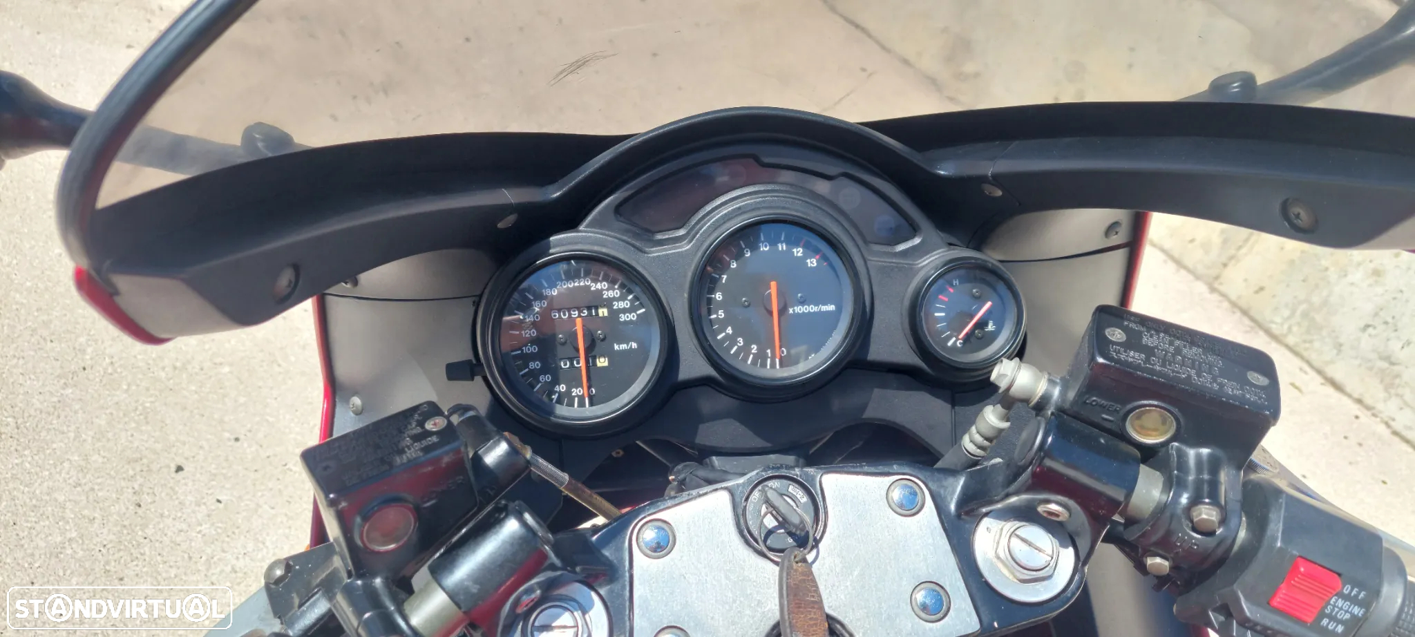 Suzuki RF RF900 - 5