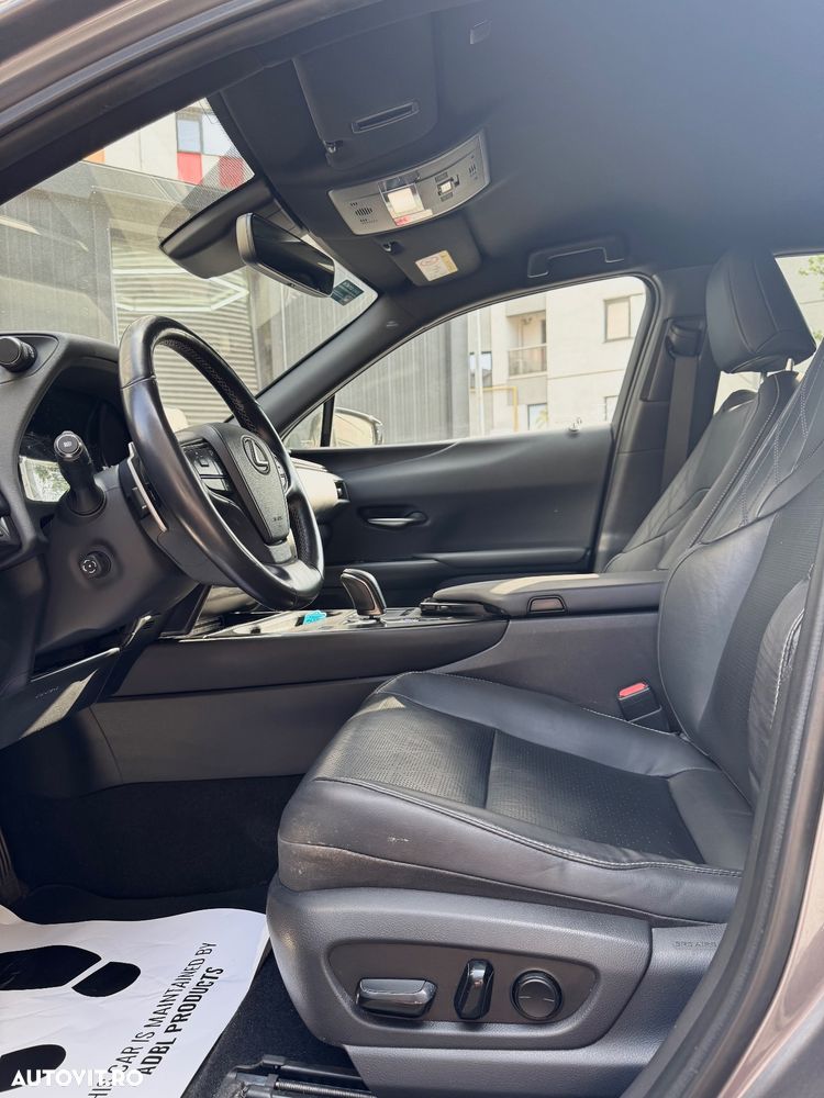 Lexus UX 300e Luxury Line - 8