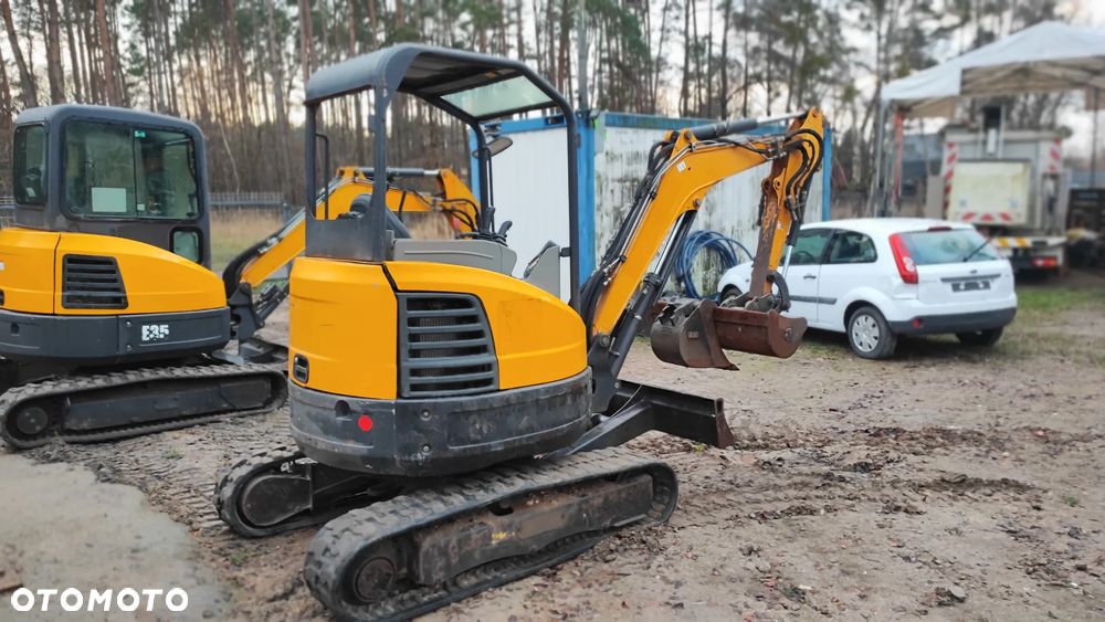 Bobcat E35, 3 łyżki - 2