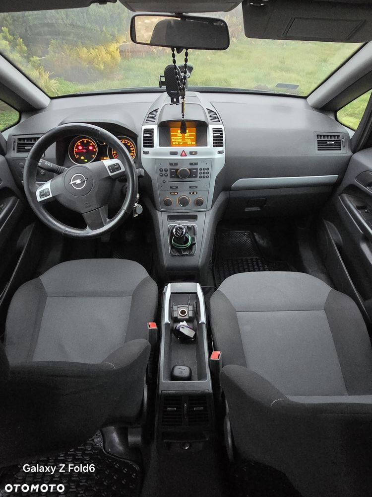 Opel Zafira - 9