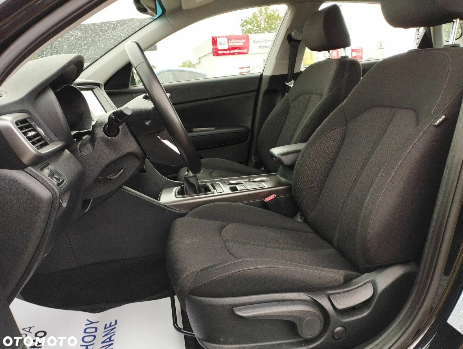 Kia Optima 2.0 L - 12