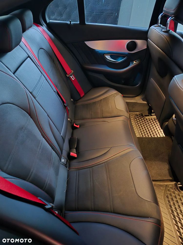 Mercedes-Benz Klasa C AMG 43 4-Matic - 16