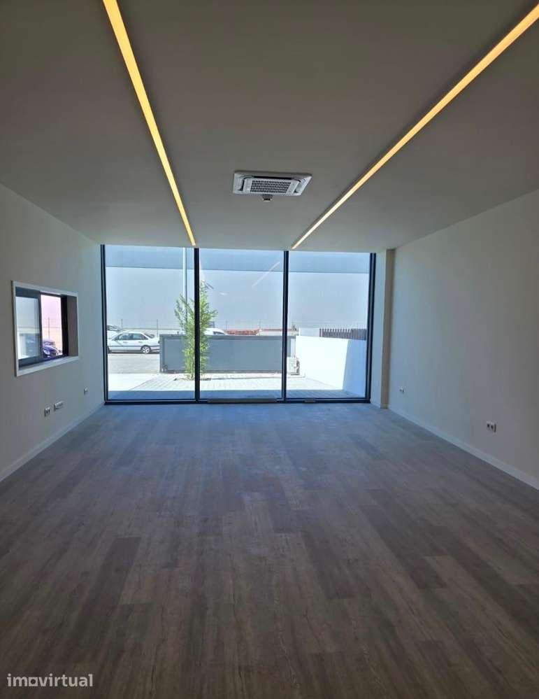 ARMAZÉM NOVO A ESTREAR - 647 M² INTERIORES + 915 M² EXTERIORES - Grande imagem: 5/12