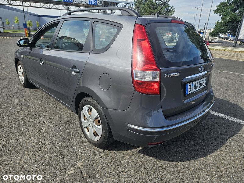 Hyundai i30 1.6 Comfort - 11