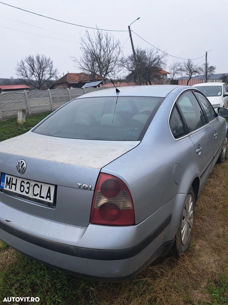 Volkswagen Passat 1.9TDI 4Motion Basis - 4