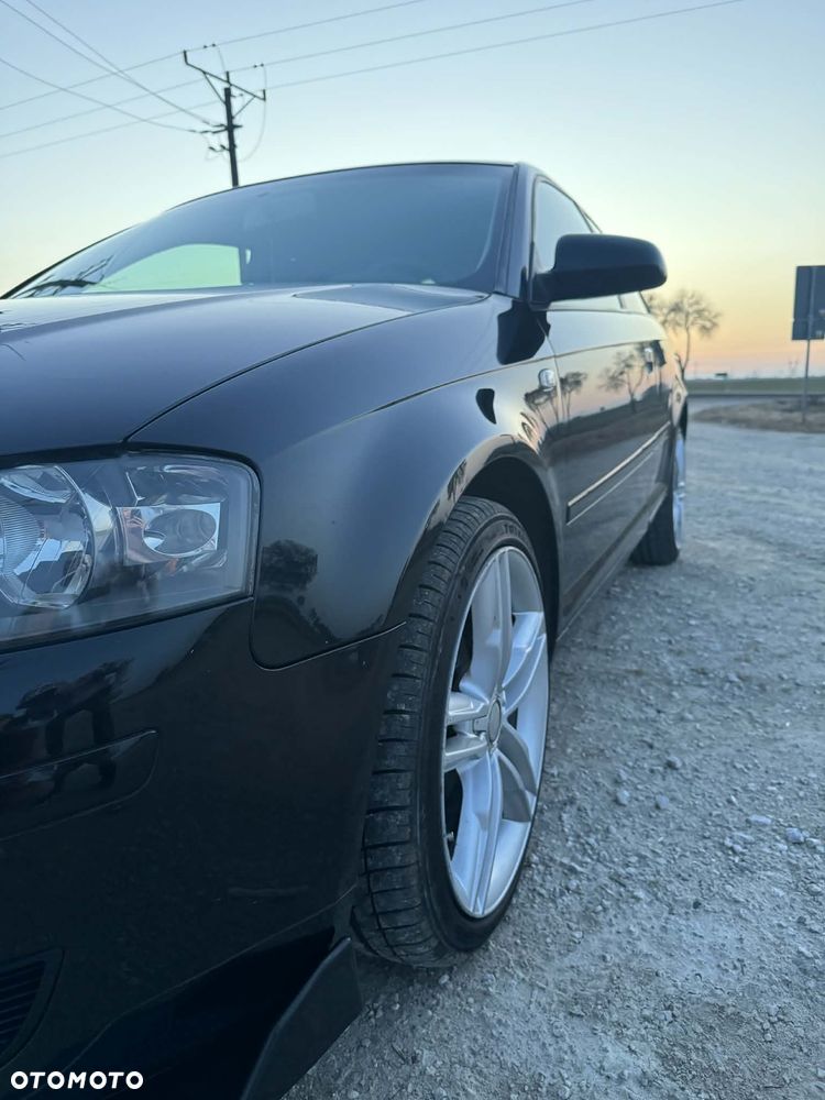 Audi A3 3-drzwiowe 1.6 FSI Ambiente - 2