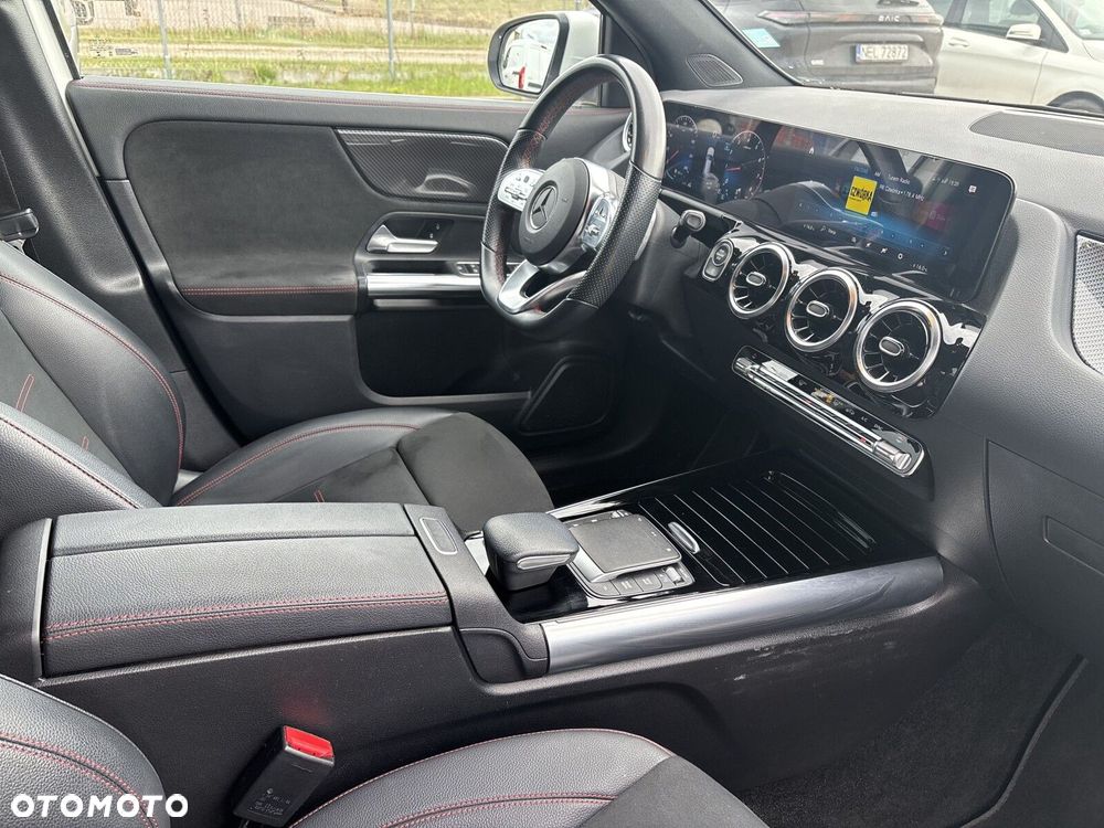 Mercedes-Benz GLA 180 mHEV AMG Line 7G-DCT - 17