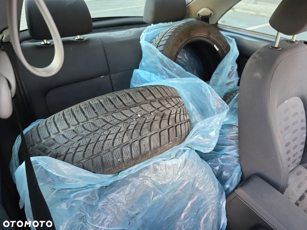 Volkswagen New Beetle - 29